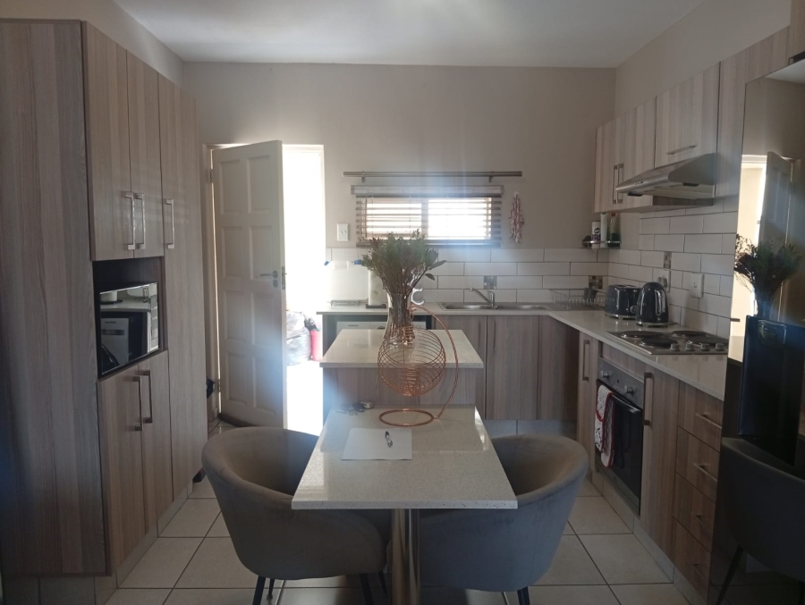 2 Bedroom Property for Sale in Waterval East North West